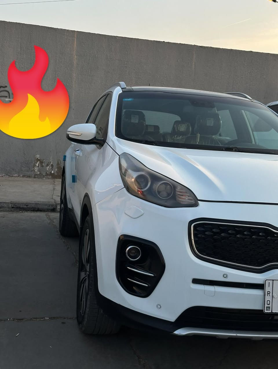 السلام عليكم كيا سبورتاج (خليجي) للبيع
2018. 

  فول مواصفات 
 بنوراما بصمه ترحيب يدات عند الاقتراب مري قلاب كشنات جلد سايد بريك دكمه يعني بيها هوااي مواصفات ماذكرتهن 
سياره حلوه جديده (بيها صبغ فقط ربع قطعه هم مو نص)
داخل بيجي واسودّ السياره حلوه
سيارة جديده مكان بغداد الزعفرانيه 

رقم بغداد  الدولي بسمي تحويل فقط 

للاستفسار ***********
