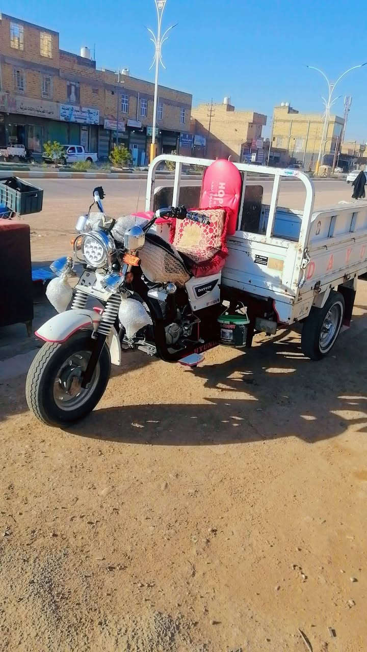 سلام عليكم ستوته البيع مكينه تخبل ناعمه وحلوه مامفتوحه جديد تعمير وغراض كله جديد كهربايات كله شغاله وراق اصوليه موديل 2021 السعر ب1850وبيه مجال  المكان شطره 📞***********
