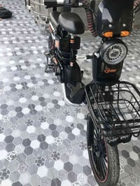 بايسكل مديل ٢٥ سرعه ١٠٠ نضيف استعمال شهرين على آيد وحدة السعر مناسب عل...