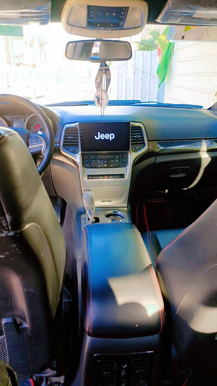 جيب شيروكي وارد امريكي  لون الاسود مميز 2011 محدثه 2020 تنته وكامرات تحكم حساسه +شاشه +تبريد ثلج وتدفئه..تايرات جدد
محرك 3600...   كير محرك مكفولات بدون حادث ولاضربه  السونار موجود صبغ التحديث وأثر شخوط  السعر155 بيها مجال قليل رقم بغداد مشروع وطني للتواصل//*********** // المكان (الموصل ..شقق الخضراء.. )
