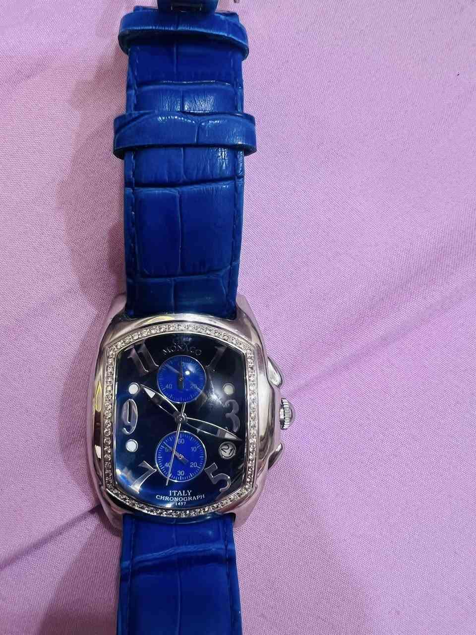 ساعه اصليه من نوع موناكو اصلي مستعمله النضافه ٨٠بلميه شغاله صناعه إيطالي


**إذا كنت صاحب هذا الإعلان وتريد حذفه لأي سبب، رجاءا أرسل رسالة إلى الدعم الفني**