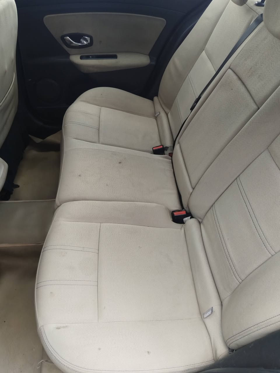 🚗 للبيع: رينو فلونس 2016 – مواصفات جيدة
محرك اقتصادي وعملي ١٦٠٠ 
كير CVT
شاشة معلومات (توضح الأعطال والتنبيهات)
تحكمات ستيرن
إشارات بالمرايا الجانبية
مرايا كهرباء
زجاج كهرباء
قفل مركزي + ريمونت
رقم بغداد 
🔧 ملاحظات:
السيارة بيها 4 قطع صبغ
🚘 السيارة استخدام يومي  تحويل مباشر 
💰 السعر: قابل للتفاوض للجادين
📍 الموقع: صلاح الدين  بلد
⚡ البيع مستعجل 
📞 للاتصال: ( *********** )
