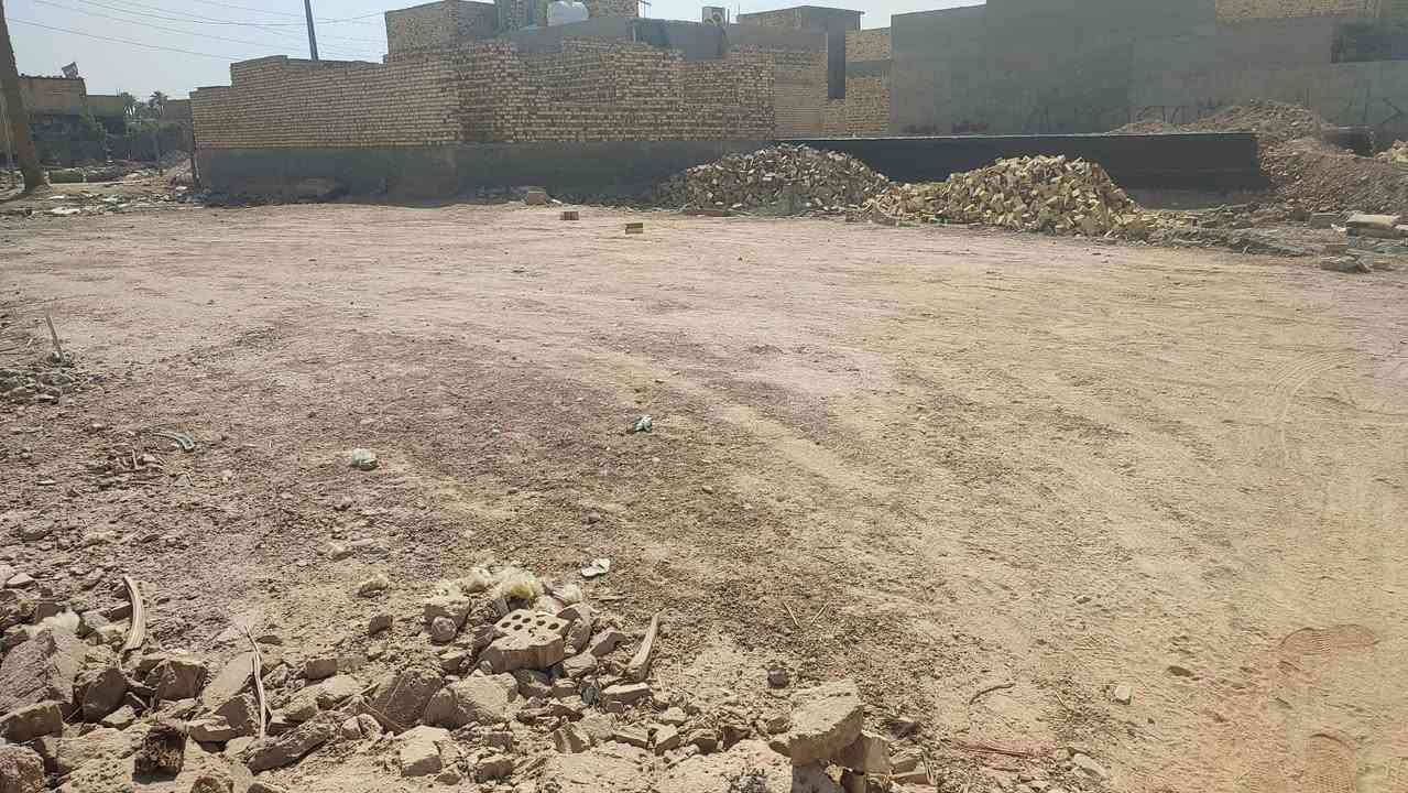 قطعه ارض للبيع المساحه 200 متر الواجهه 10 نزال 20
سند 25 موقعها بين شارع 100 وشارع 80 منطقه محيزم ال7 مقاطعه 98  للاستفسار ***********
