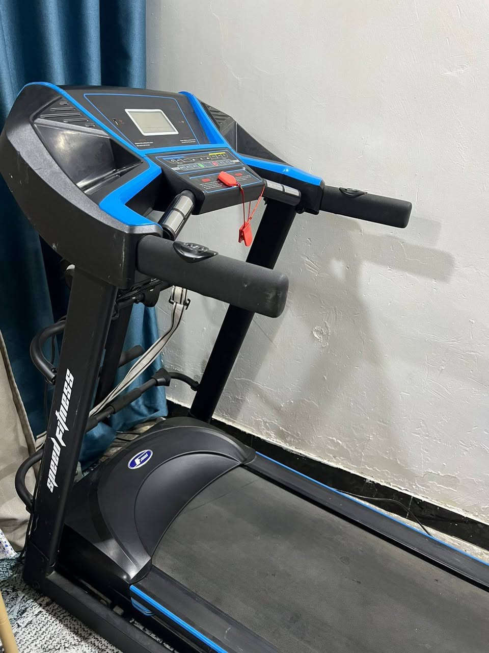 جهاز مشي كهربائي Super Fitness
سرعة متعددة + شاشة رقمية
حساس نبض + برامج تدريب
يتحمل لحد 130 كغم
نظيف وشغال 100%
للاستفسار *********** موجود واتساب
