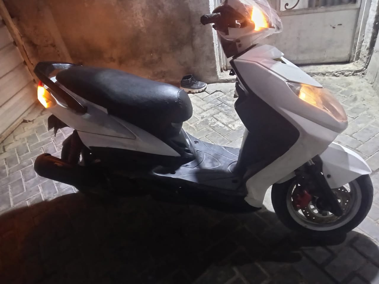 سلام عليكم سكنس فحل دراجه نضيفه وحلوه تفاصيل اتصل *********** سعرهة 400 وبيه مجال مكان بغداد مدينه
