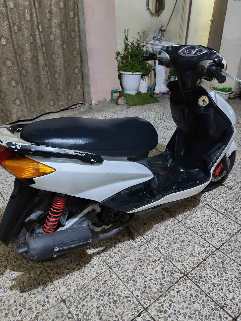 دراجة سكنس البيع سعر,450 وبيها مجال 
العنوان مدينة الصدر متوفر واتساب***********
