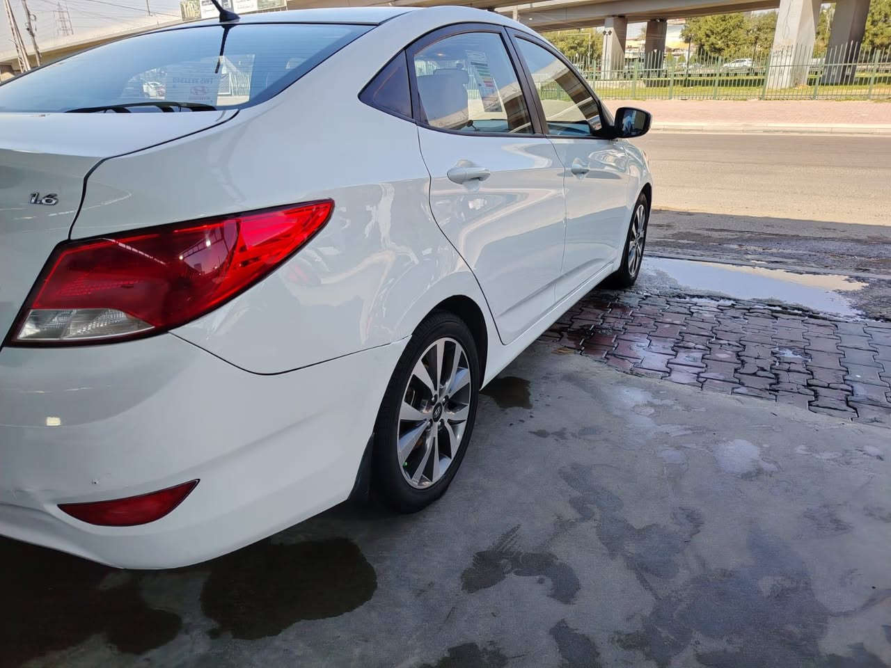 السلام عليكم اكسنت 2016 السيارة استخدام شخصي ماشية 140 اي نقص مابيها مكينة 1600قطرتين مكاني بغداد الحرية السعر 117 رقم ***********
