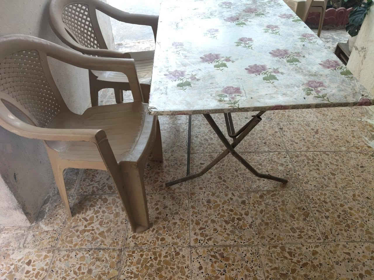 ميز اكل للبيع ب15 الميز والكراسي ب3 الواحد


**إذا كنت صاحب هذا الإعلان وتريد حذفه لأي سبب، رجاءا أرسل رسالة إلى الدعم الفني**