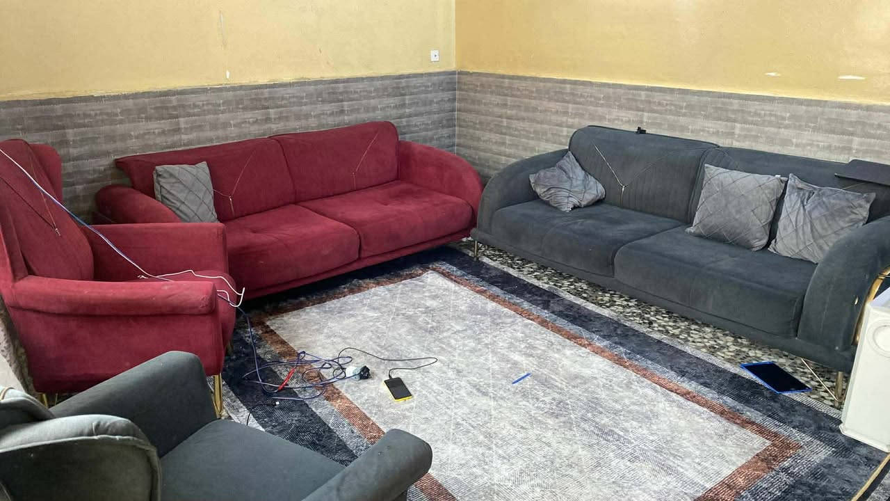 تخم تركي قلابي ٨ مقاعد يصير سرير نضيف مابي عيب بسعر ٢٧٥ وبي مجال لشراي العنوان بغداد الدوره 
يوجد توصيل


**إذا كنت صاحب هذا الإعلان وتريد حذفه لأي سبب، رجاءا أرسل رسالة إلى الدعم الفني**