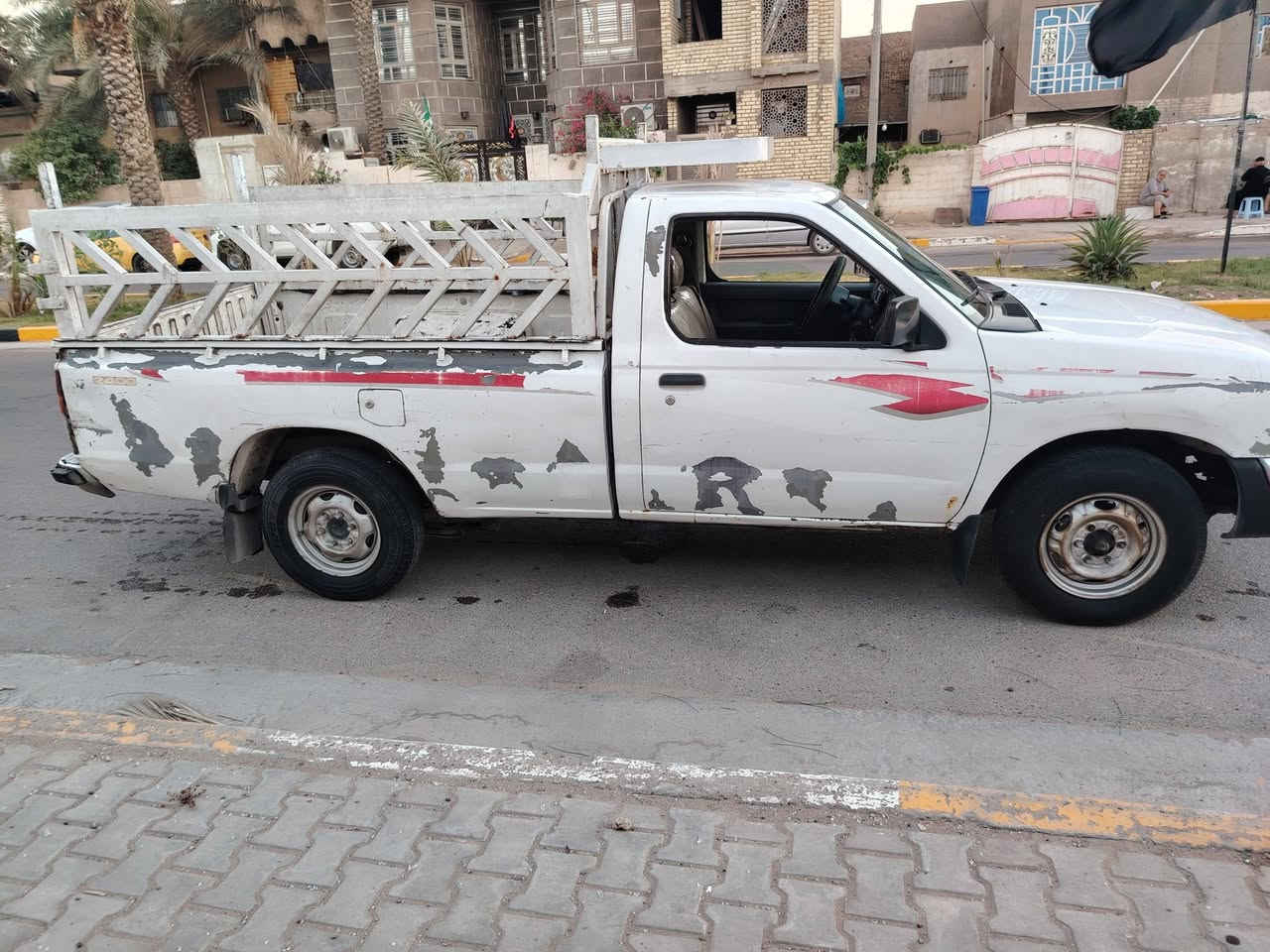 سلام عليكم نيسان شبوط مديل 2002 سياره خير من لله بيهة طعجات خفيفه كشره امبين تبريد بس قايش شغال 
بدايت خيط تبخير مامئثر عله السياره اتخبل صدل جديد صارلي اسبوع من بدلته سياره جاهزه ماتوكفك اتخبل تبريدهة ثلج مكانهة بغداد الحريه *********** بي واتساب سعرهة 58 وبيهة مجال
