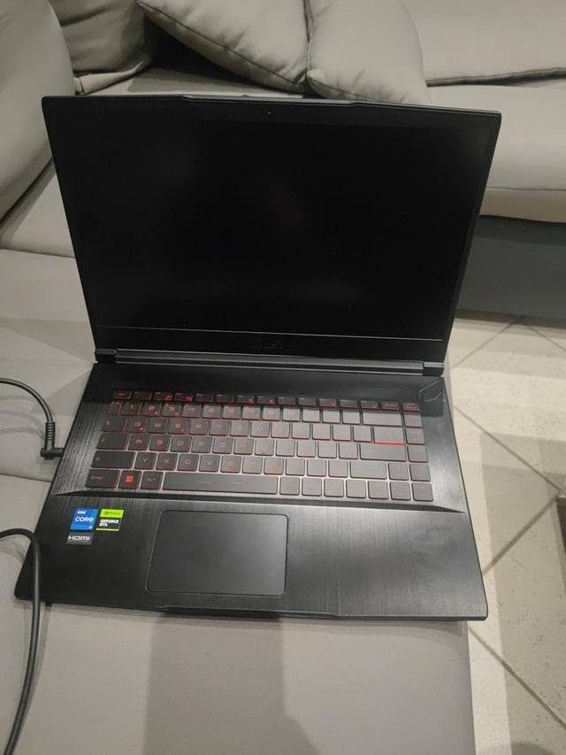 MSi thin gf63
المعالج (CPU): Intel Core i7-12650H
كرت الشاشة (GPU): Nvidia RTX 4060 (8GB)
الذاكرة العشوائية (RAM): 16GB DDR4 (3200MHz)
مساحة التخزين (Storage): 512GB SSD M.2
الشاشة (Display): 15.6 بوصة، بدقة FHD، لوحة IPS، وبتردد 144Hz
 للاستفسار ***********
