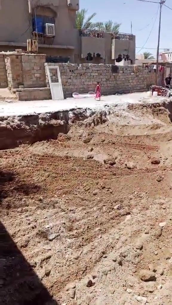 السلام عليكم
يوجد كادر لتفليش الدور والبنايات ورفع الانقاض والحدل 

والدفن ومتوفر طابوق مستعمل وابواب وشبابيك مستعملة

هـ/***********///***********
