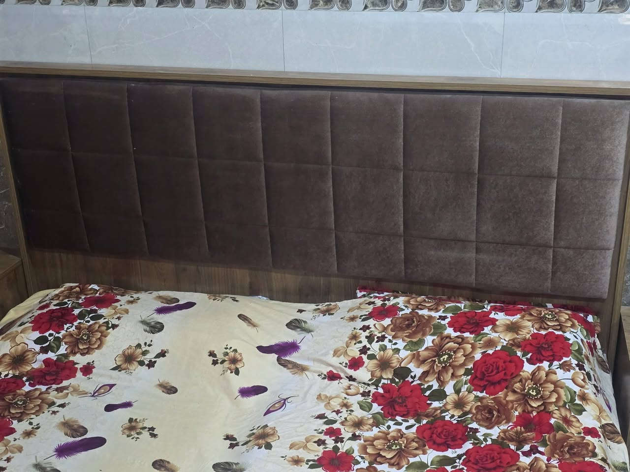 السلام عليكم ورحمة الله وبركاته 
غرفة نوم للبيع  موديل تركي ، 
الكنتور قياس (طول )٢٤٠سم،،عرض ٤ ابواب  ،،نظام سلايد.،نظيفة جدا بدون اي ظرر ،، السعر ٣٥٠ الف وبيها مجال
***********
***********
