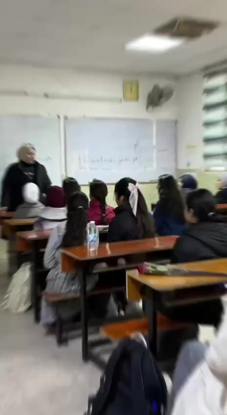 يسرّنا اليوم أن نحتفي بافتتاح ثانوية الريادة للمتفوقات، هذا الصرح العلمي الذي وُلد ليكون منارةً للتميز، وبيئةً حاضنةً للعقول الطموحة، وميدانًا تُصقل فيه المواهب وتُرعى فيه القدرات.
*********** إدارة المدرسة 
العنوان...
الاعلام الشباب مقابل سوق اميمه
