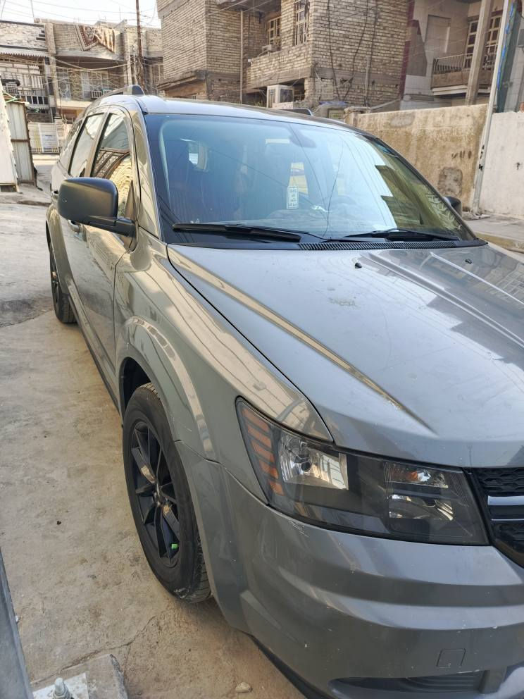 السلام عليكم 
دوج جورني ٢٠١٩ 
لون سمنتي 
رقم بغداد بأسمي 
تحكم ستيرن
بصمه أبواب + بصمة تشغيل 
مخابئ سريه ثنين 
كاميرا خلفيه 
ماشيه ٣١ ميل 
سياره جديده مابيها اي نقص 
الايت زنزون 
تايرات جدد 
حادثها بنيد وجاملغ بدون ضرر الدواخل  
العنوان بغداد/ حي أور/ ام الكبر 
السعر 145
*********** بغداد, العراق
