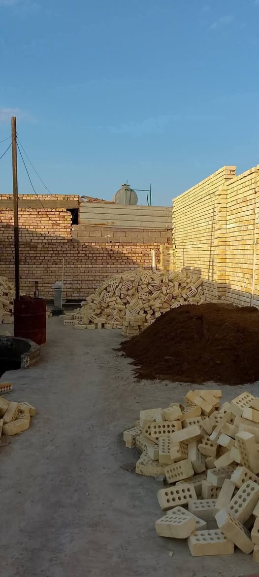 سلام عليكم ورحمه الله وبركاته احنه عمال ونج تصعيد جميع مواد طابوك رمل حصو كاشي شتايكر  هاذ رقمي متواجد واتساب ***********
