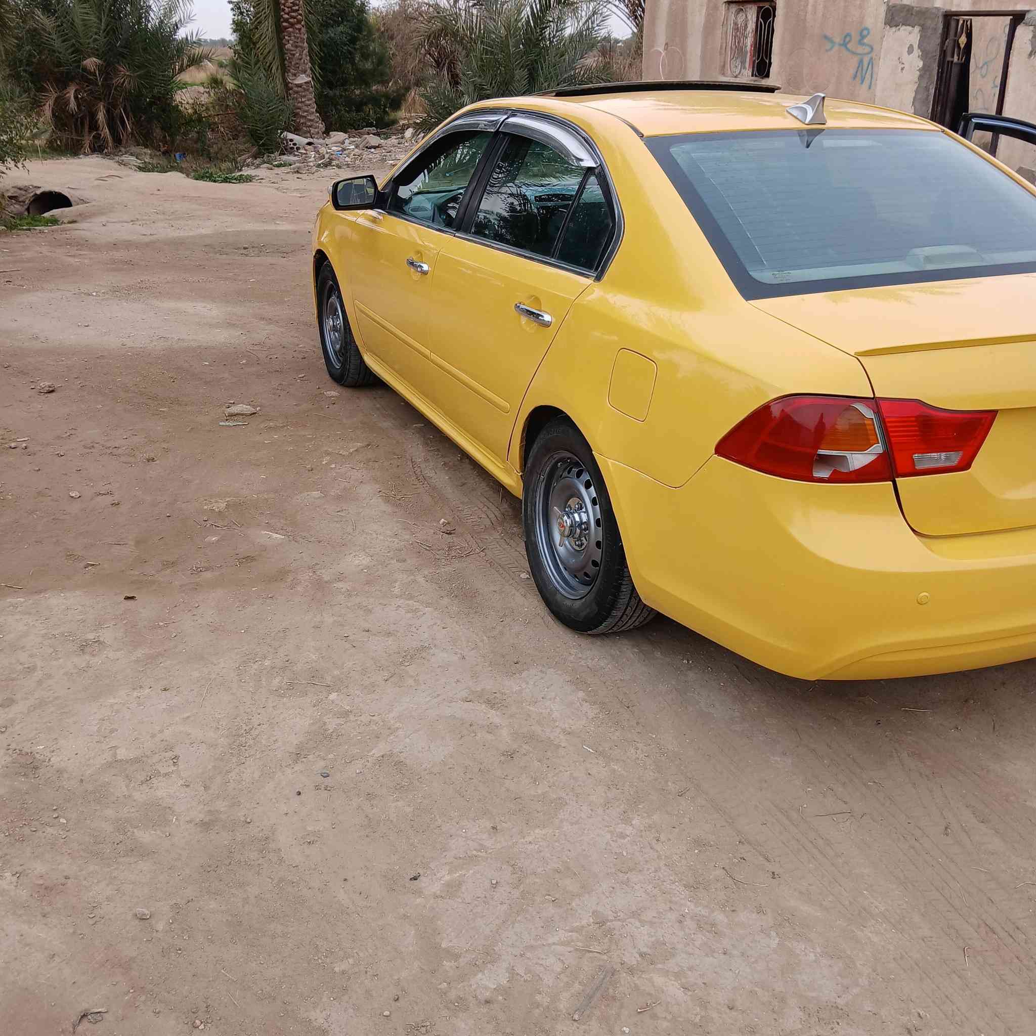 السلام عليكم كيا اوبتيما 2009 وارد امريكي سياره جاهزه حلوه ما بيها كل نقص مكينه جديده حداديه تخم تاير تبريد جاهزه السياره ما بها اي نقص رقم انبار مشروع وطني مداور مباشر مكان السياره السماوه السعر 95 بمجال بسيط الاتصال على الرقم ***********
