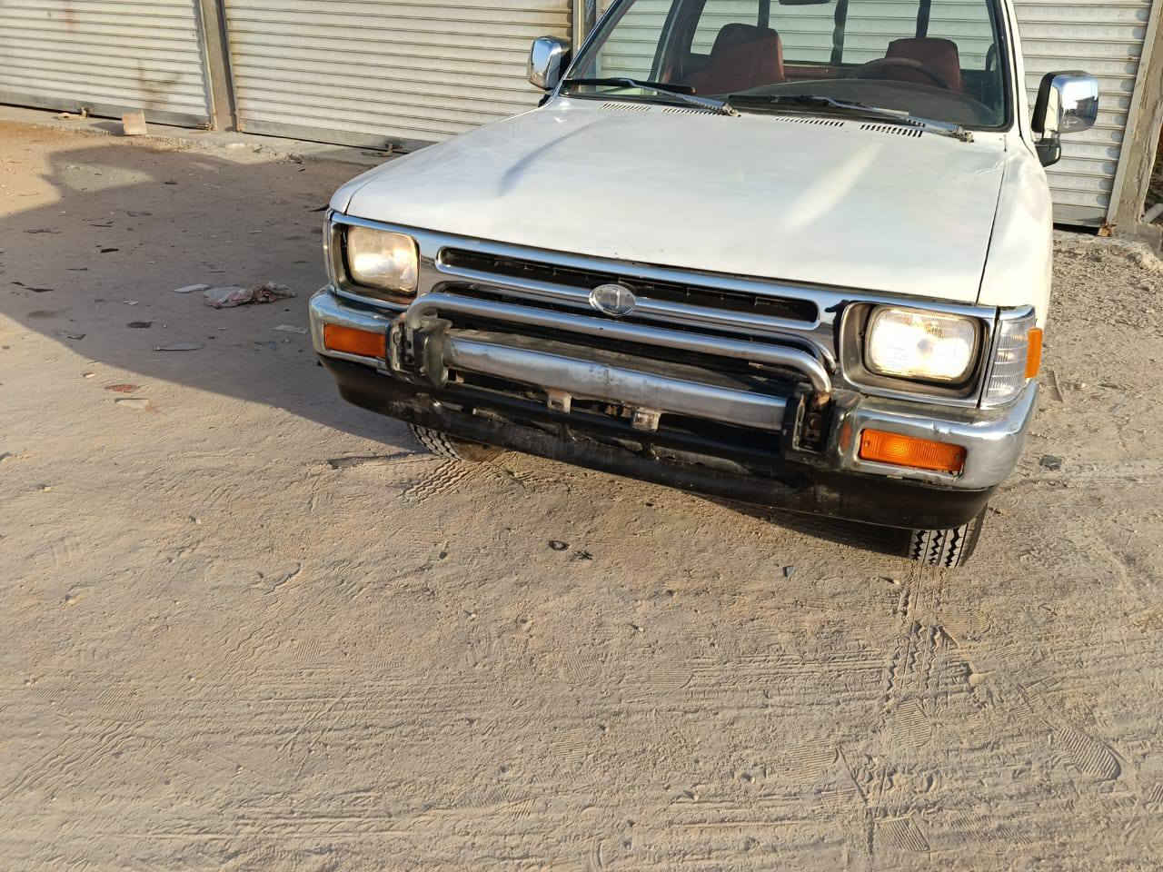 تيوتا تك موديل 89 رقم انكليزي بسمي مكفوله منكلشي بس مصبوغه عنوان بصره سفوان سعر 50وبيه مجال رقم تلفون ***********
