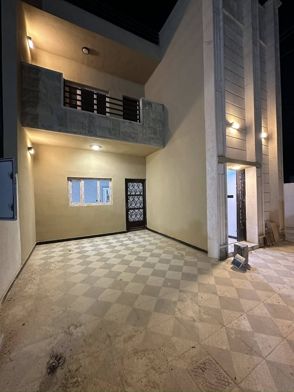 دار صفر للايجار  الديوم مجمع طيبه 2
ركن 
مساحة 200 متر 

4 غرف نوم+ هول + ستقبال  + مطبخ  + كراج 

قريب ع  شارع 60 

ايجار 350 قفل قفل
لا تخابرني وتكلي بي مجال مبي مجال ستاذي كاتب قفل 

؛ الاستفسار  اتصال ع 

***********
