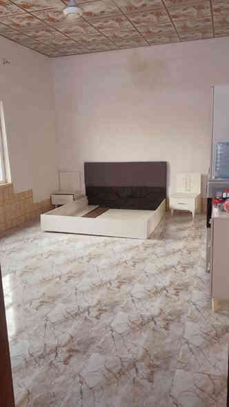 السلام عليكم يوجد بيت جديد شرط للبيع في الناحيه القديمه عالشارع العام مكانه شرط رئاسي عالشارع بعرب الحديد الي يحب يعرف اكثر اتصال على الرقم ***********
