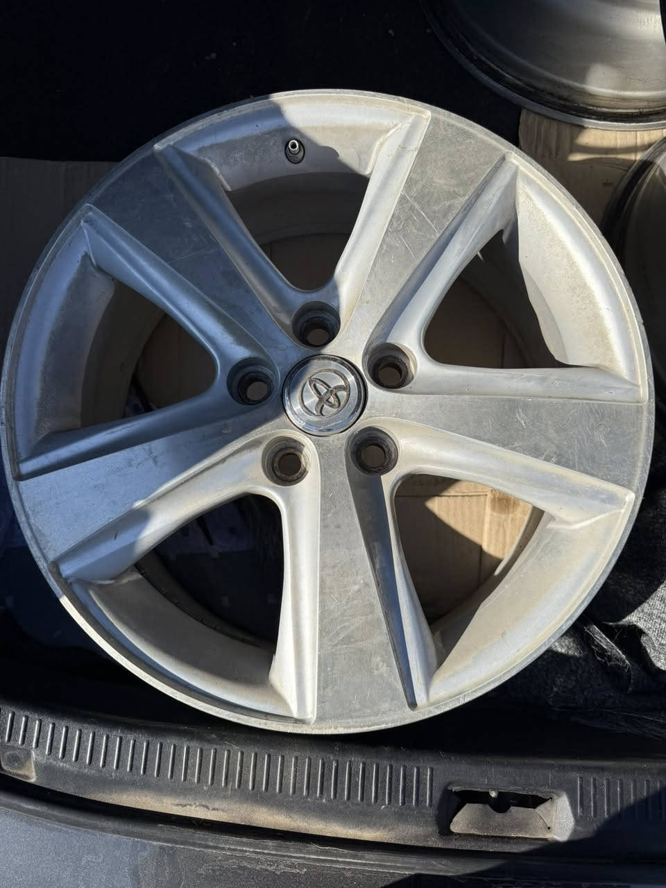 ويل كامري حجم ١٧/ سعر ٢٥٠ الف   )***********
