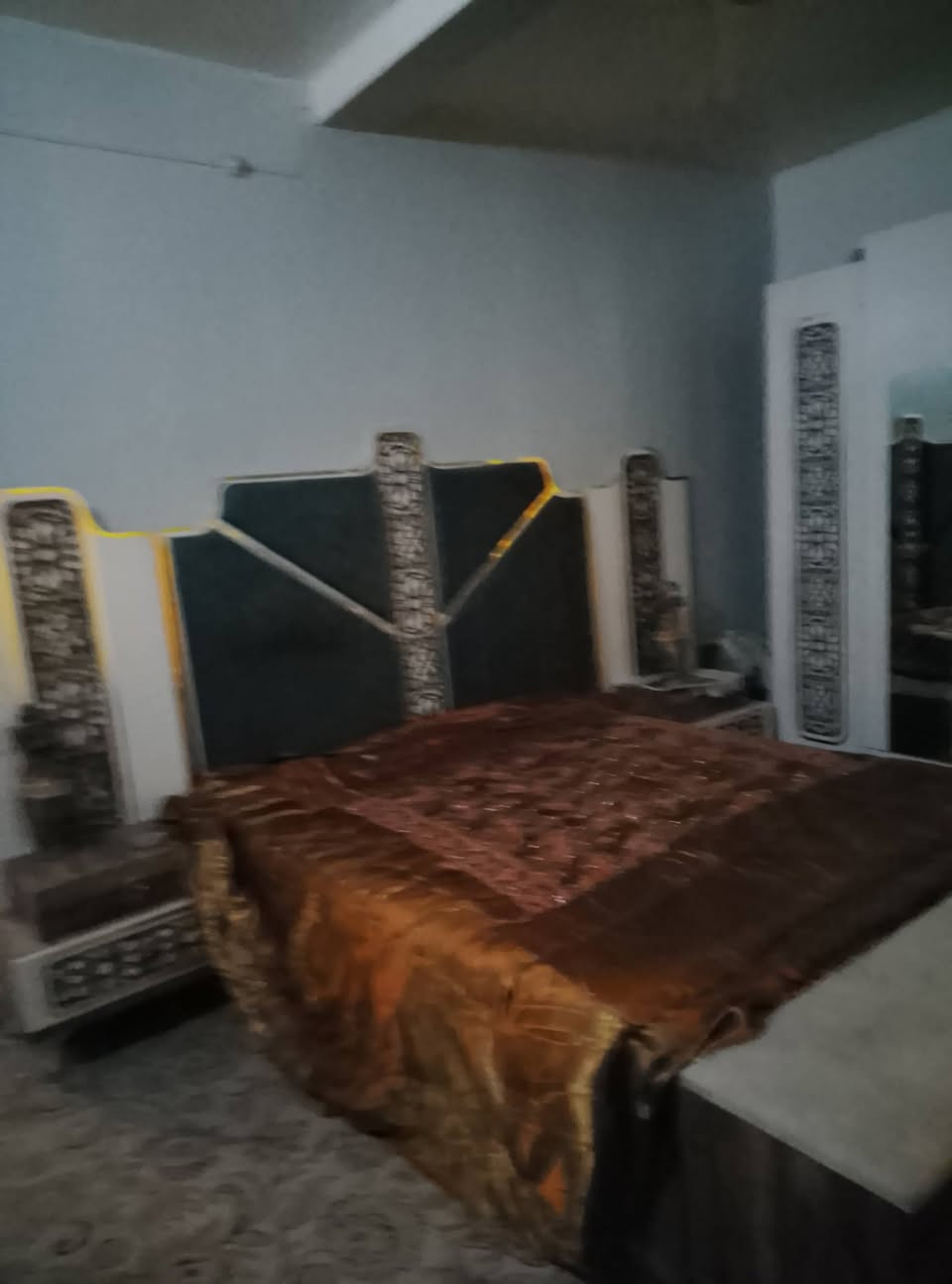 غرفه نوم مستعمله استعمال بسيط بدون اي نقص أو ضرر جاهزه التفاصيل في الصور السعر مليون و150 وبيها مجال  
الغرفه متينه وقويه 
***********
