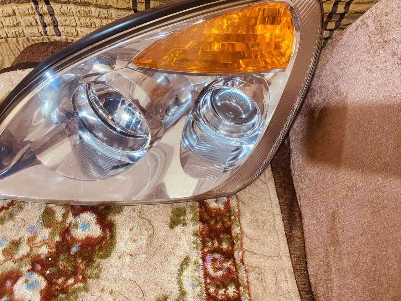 باقي عندي زوج مرايات وتك لايت جهه اليسار مال كارنز موديل ١٣ اصليات تفصيخ حاويه الي يريدهن يتواصل وات ساب *********** بسعر مناسب
