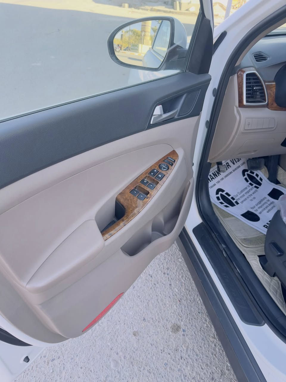 توسان خليجي موديل 20 فول مواصفات 1/1 رقم بغداد بااسمي ماشيه 44 حقيقي مكفول من كل شيء عدى رضعة مسحوب بالجهاز كل شيء على البلاد السعر 221 دولار رقم ***********
