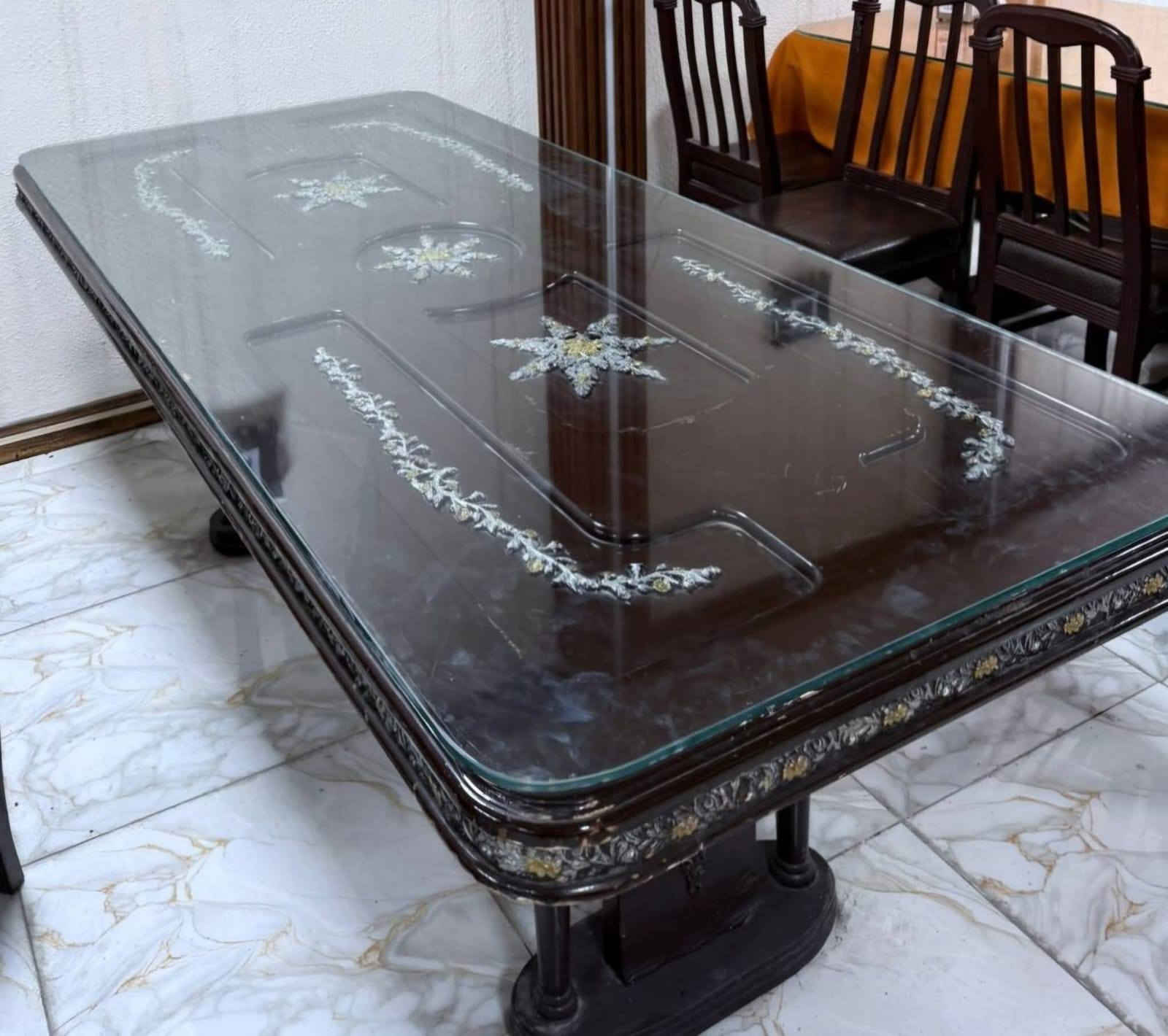 ميوزة مستعملة ثقيلة مزخرفة
الطول ٢ متر
العرض ١ متر
العدد  ٨ 
بدون كراسي
السعر  ١٥٠ للواحد
الاتصال على رقم الهاتف
*********** واتس اب
