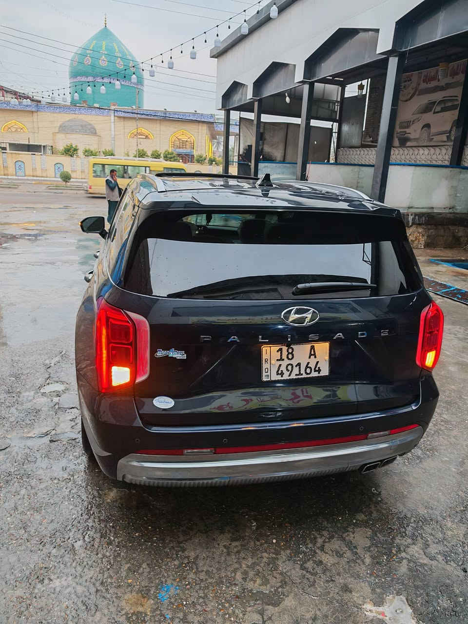 هونداي بلسايد كلكرافي موديل 25 ماشية 8 ميل بعدها زيىو المواصفات مليانة شنو بالك بيها بسمي مشروع وطني وين تحول حول حادثها جامغ وبنيد بدون دواخل كلشي مكفول السعر 305 بيها مجال قليل 
*********** 
مكاني الشعب
