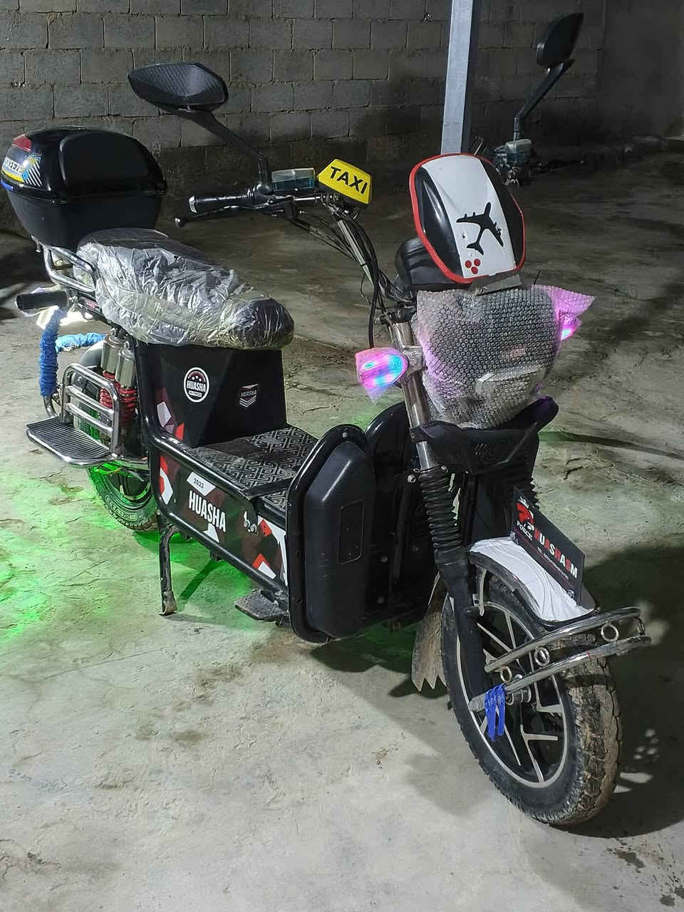 سلام عليكم دراجه شحن بعده جديه شوفت عينك للبيع بطاريات علفحص الرقم للستفسار ***********1 السعر 575 وبي مجال شي قليل
