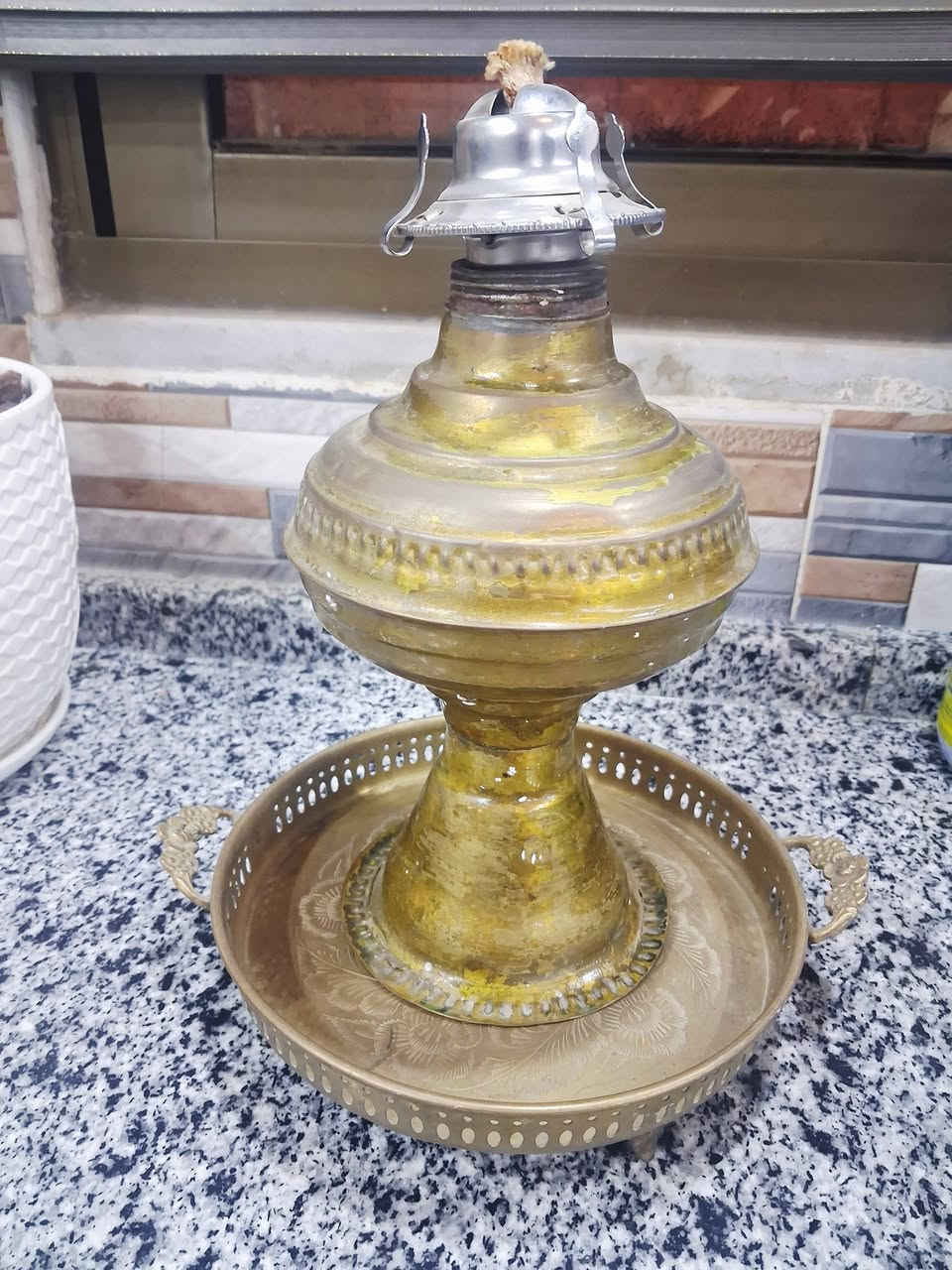 فانوس قديم للبيع
مع صينية، حالته جيدة
ما فيه زجاجة
مناسب للديكور أو الاستخدام
السعر مناسب
متوفر توصيل 🚚


**إذا كنت صاحب هذا الإعلان وتريد حذفه لأي سبب، رجاءا أرسل رسالة إلى الدعم الفني**