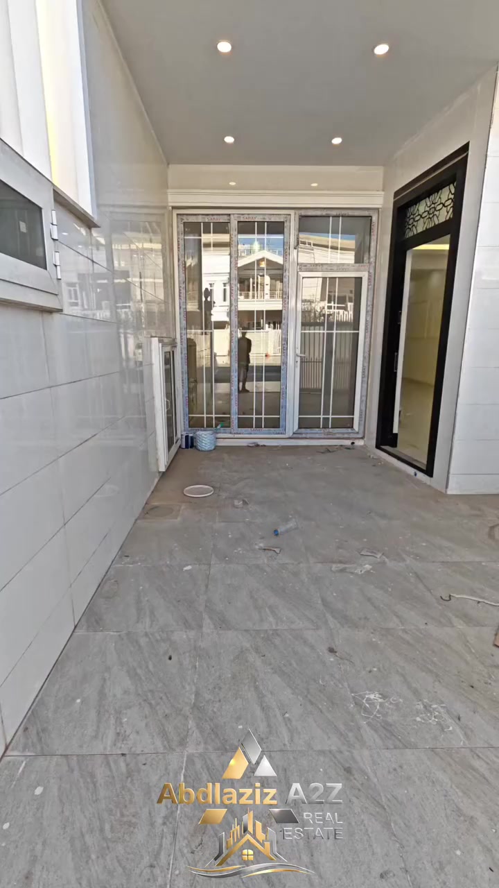 🏡 خانوو بۆ فرۆشتن لە شوێنێکی نایاب!
📍 شوێن: گەڕەکی فەرمانبەران
📐 ڕووبەر: 125 مەتر (ڕووی ڕۆژهەڵات ☀️)
🛏️ پێکهاتە: 4 ژووری نوستن (3 لە سەرەوە، 1 لە خوارەوە)
💬 بۆ زانینی نرخ، تەنها وشەی "نرخ" لە کۆمێنت بنووسە و ڕاستەوخۆ لە نامە بۆت دەنێرین! 👇
📞 ژمارەی مۆبایل: [***********]
#خانوو #هەولێر #فەرمانبەران #خانوو_بۆ_فرۆشتن #erbil #realestate #abdlaziz #a2z
بەشی عەرەبی (بۆ کۆپی کردن)
🏡 منزل للبيع في موقع ممتاز!
📍 الموقع: حي فرمانبران
📐 المساحة: 125 متر (واجهة شرقية ☀️)
🛏️ المواصفات: 4 غرف نوم (3 في الطابق العلوي، 1 في الطابق السفلي)
💬 لمعرفة السعر، فقط اكتب "السعر" في تعليق وسنرسل لك التفاصيل في رسالة! 👇
📞 رقم الهاتف: [***********]
#عقارات #اربيل #فرمانبران #للبيع #عقارات_اربيل
#abdlaziz #a2z
