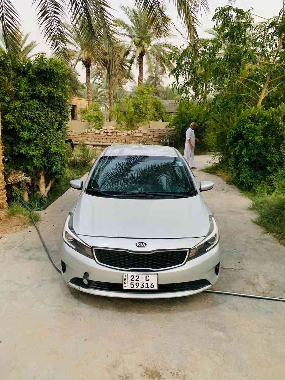 سلام عليكم
فورتي مديل 2017
رقم اربيل بإسمي 
بيها 3 قطع صبغ 
سعر 105 وبيه مجال 

***********
