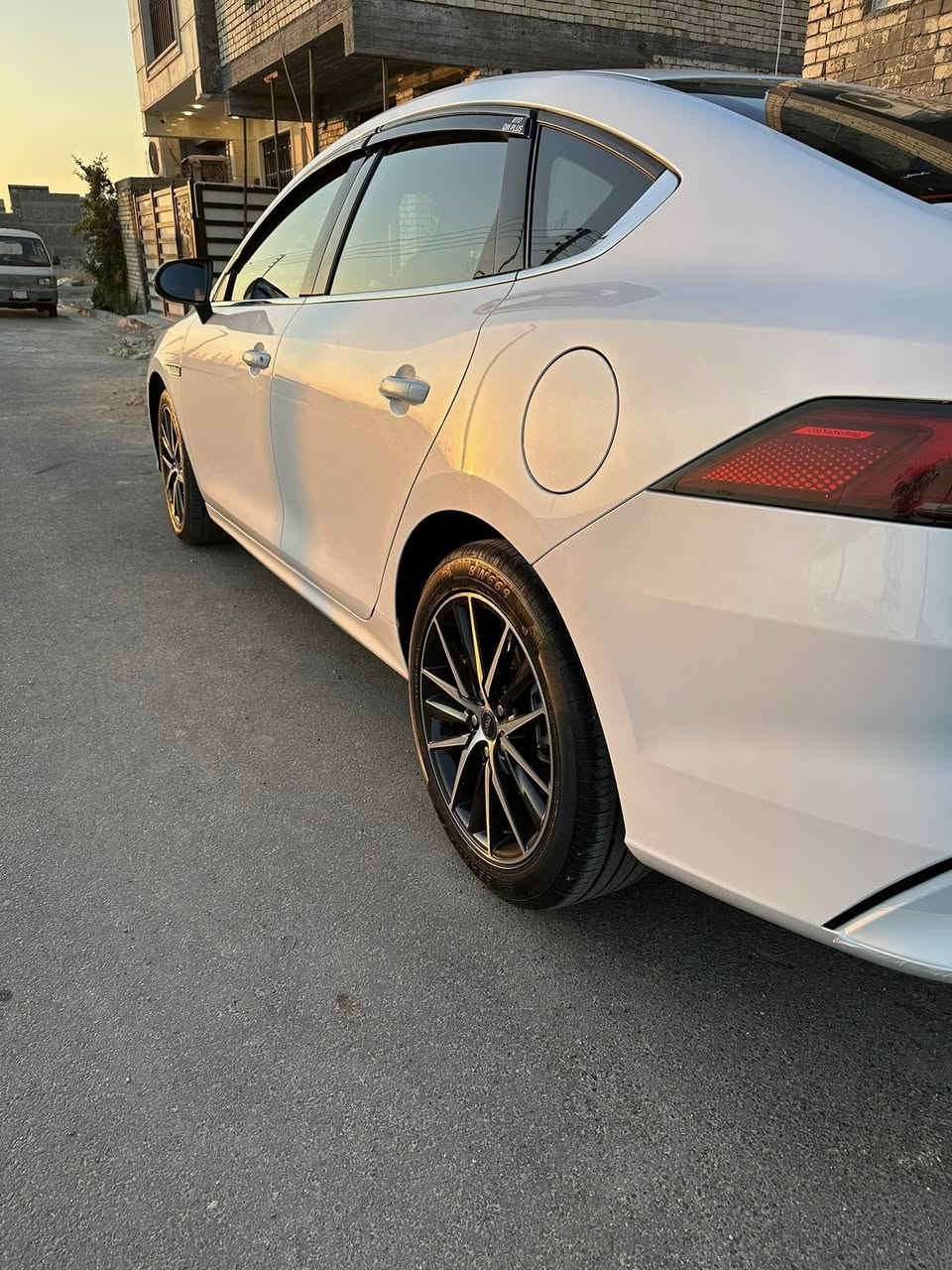 السلام عليكم بي وادي كن بلاص موديل 2025مال الشركه لغه عربيه يجي سبير بلاد ليبل التكمه يقره صنعت خصيص اجواء الخليج شادلها تخم ويل وتاير 18شبجه حمايه الراديتر نشره يم حمه الكردي السياره ماشيه 11 الف وقابل للزياده سيارهجديده كلش داخل جلد لونين كتابات إنكليزي مو صيني يجي بلاد العنوان بغداد بغداد الجديده السعر 20 مليون هاتف ***********
