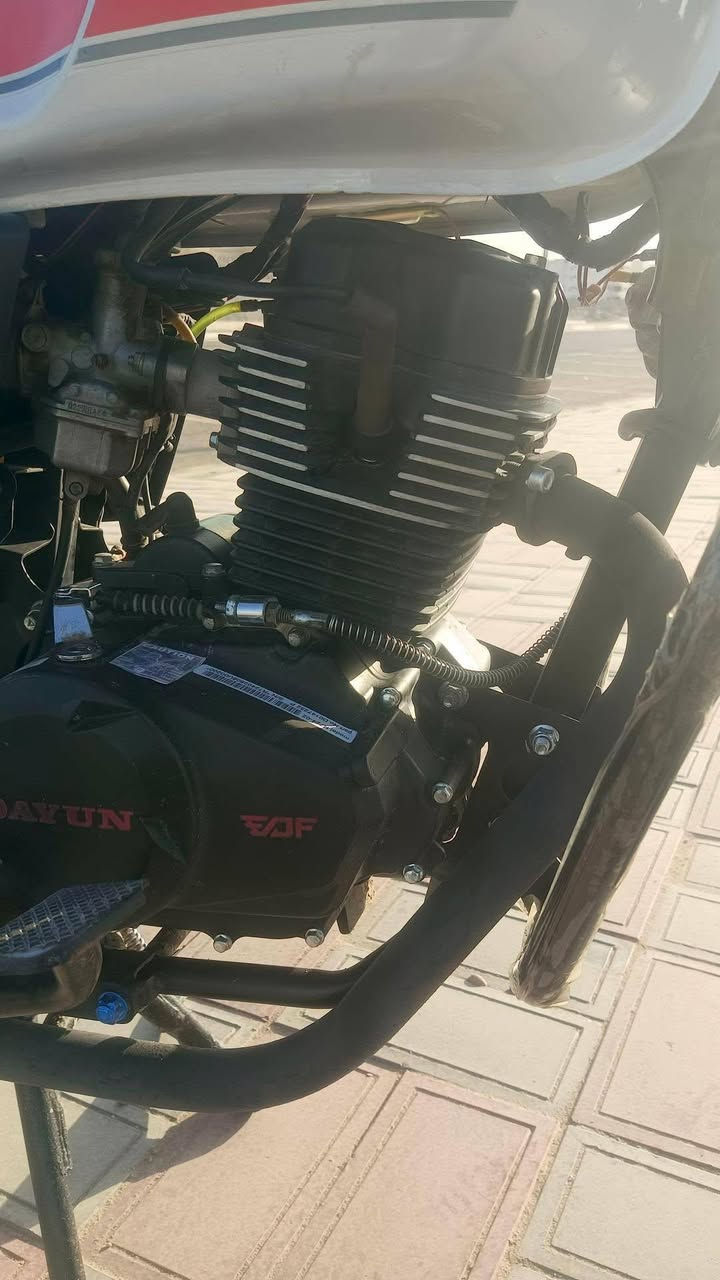 سلام عليكم دايون نفخ (2020) مكينة (200)كتابة حمرة
دراجة نضيفة وتخبل شوفت عينك نقوصات بسيطة كلش مكينة> ما مفتوحة ابدد
 شاصي كفالة لا زنجار لا فطر مال جناي  ''سعر'' (1350) بيها مجال الشراي يجي يفحص وبي خير ويدلل 

اتصال (***********)
