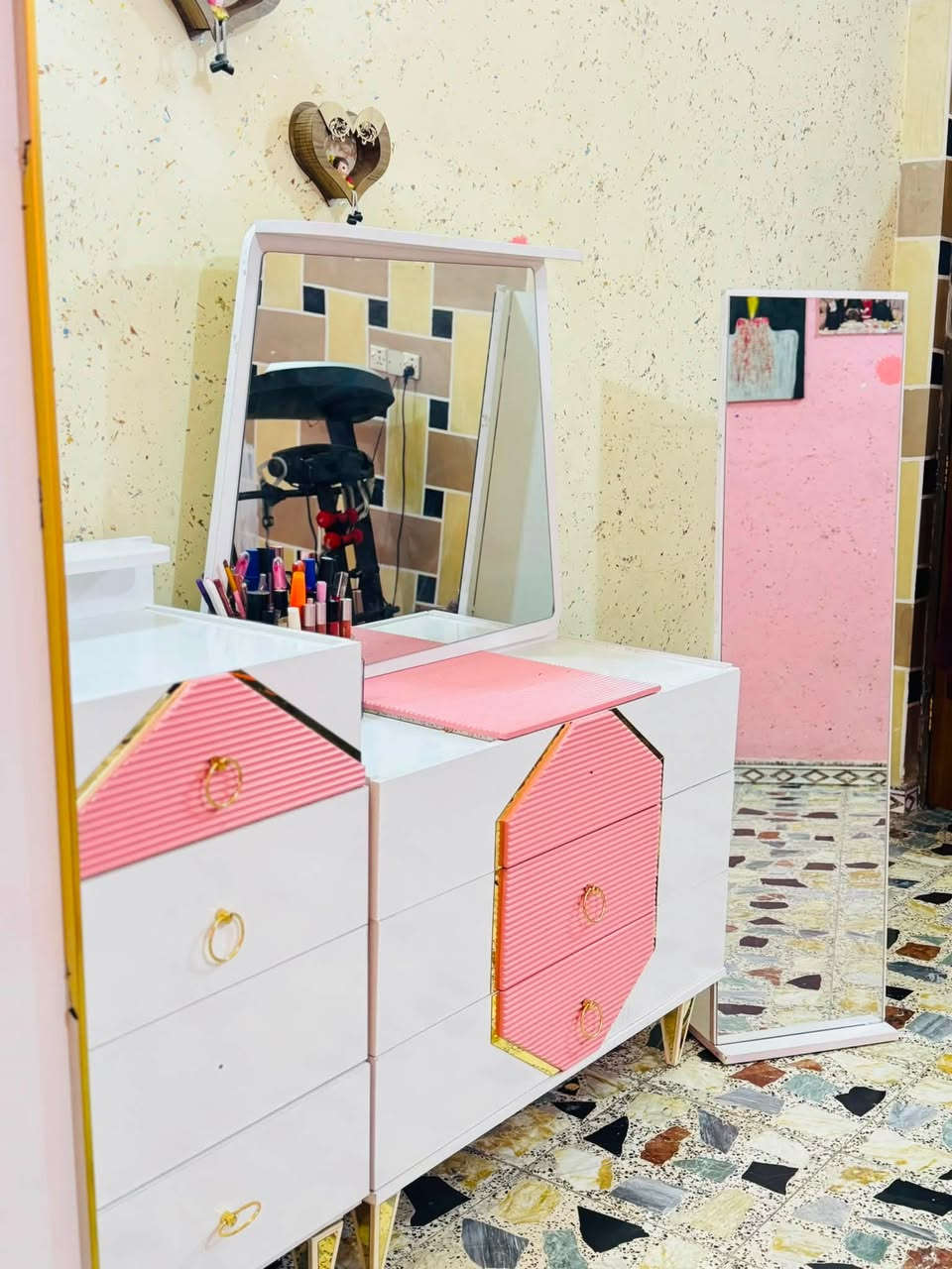 غرفة تركية نفرين ٧ قطع سعرها ٤٥٠ وبيها مجال العنوان بغداد الاستفسار دايركت 💗


**إذا كنت صاحب هذا الإعلان وتريد حذفه لأي سبب، رجاءا أرسل رسالة إلى الدعم الفني**