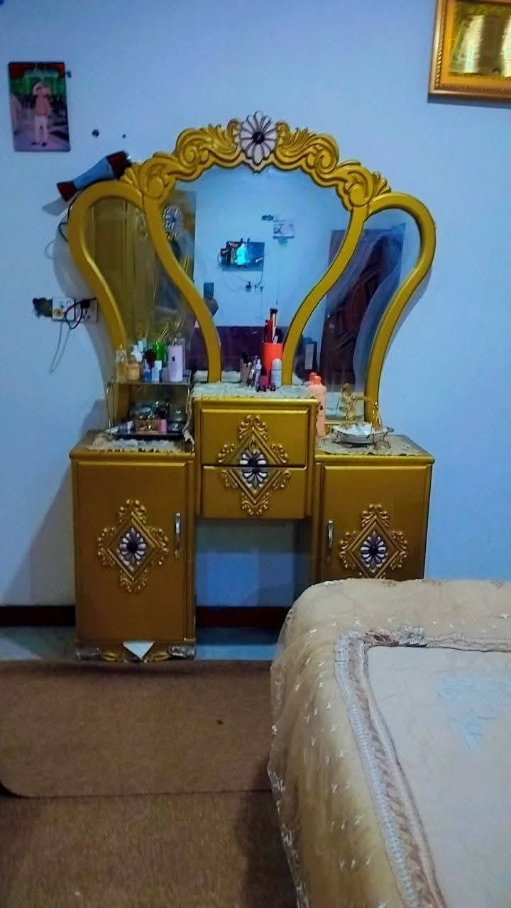 للبيع غرفه عراقي تصميم تركي نظيفه 
ناصرية حي الفداء مراسلة الصفحة أو الاتصال على الرقم
 ***********
السعر ٧٥٠

