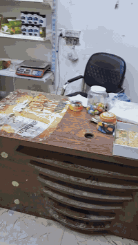 سلام عليكم اسواق للبيع
المكان بغداد الدورة قرب مصفى الدورة منطقة المعدات
تحتوي على
سستم كامرات 
شاشة 
برادات عامودية عدد ٥
براد نساتل عدد ١
سفينة ٢ونص متر
براد بطح  ٣
ميز وكرسي 
سبالت عدد ٣
رفوف هواي 
عارضة مال جكاير
***********
اتصل اي شي تريد تاخذ وحدة عادي ابيعلك
