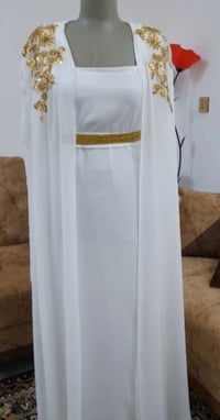 فستان عقد ملبوس فقط ساعتين قياس 40 يلبس من 46الى 55وزن  سعر سابق 80الف...