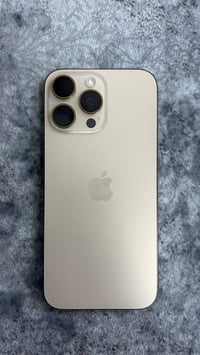 ايفون 16 برو ماكس ذاكره 256 بطاريه 100‎%‎ / عدد دورات الشحن 20 بعده دا...