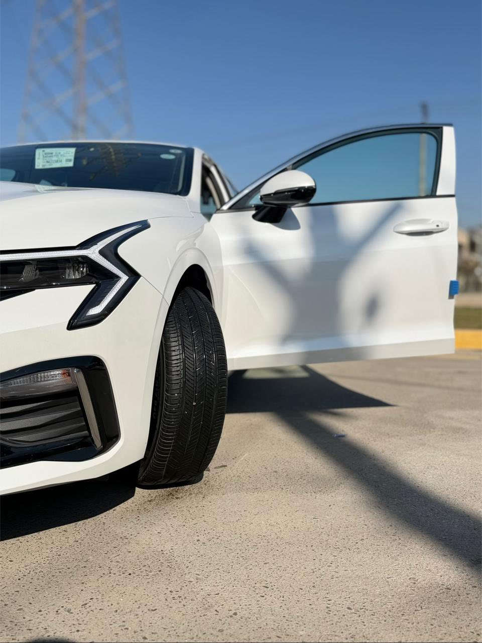 السلام عليكم
اخوتي الطيبين كيا كي فايف k5 موديل 2025 وكالة الدوليه بعدها زيرو مغلفه ppf من طلعتها من الشركه  ب800دولار ودوشمت داخل ورضيه جلد 400 دولار السياره معتني بيها من الاخير
4تبديلات دهن مجانية فول قمارة حديد بغداد 
بسمنا

سيارة ماشية الف و700احقيقي بعدهي داخل الضمان 
 صياناتها كلها بالشركة تخم تاير جديد صدر شركة سيارة كفالة من الصبغ والضربة والتبديل 
الاستفسار

‭0771 467 3844‬
