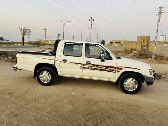 السلام عليكم بسبب الوعود الكاذبه ولانفس الضعيفه اعيد النشر جمره ٢٠٠٤ مصبوغه عام رقم بصره تحويل موباشر تخم تاير حداديه وره وكدام محرك كير اكسن كفاله دشبور ماروني دبل جكمجه كهربائيات كلها شغاله السياره جاهزه من كلشي ربع متخسر عليها مكان ميسان المجر الكبير السعر١٠٠ وبيها مجال للستفسار لاتصال على الرقم ***********/***********
