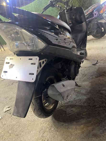 عدلة رمبة ومزودة كلة اصلي ومتروسة براغي رياضية 
التزويد البيهة 
ويل نجمة اصلي 
صدر كرزي اصلي 
فج برمبو
تطوالة وفانجة كلة اصلي 
متروسة براغي ريضية كلهة براغي رياضي 
كلج امامي رياضي بس المروحة بلاد 
كلج خلفي رياضي بس الطاسة بلاد 
طرة مال براغي 
قطرة اكسل 
فراك ان سي واي 
تعلاكة كرزية 
صالنصة صجمية اصلية 
والبلادية هم اطيهة 
كتف كوسو دبل اشارة 
لايت زنون 
بكلاين شفاف 
قاعدة رقم اصلية 
شيال ار جي اس 
الدراجة رمبة يعني الكابريتر مالهة ممفتوح 
مكاني بغداد البياع سعرهة 1300 وبيهة مجال كلش قليل 
***********
