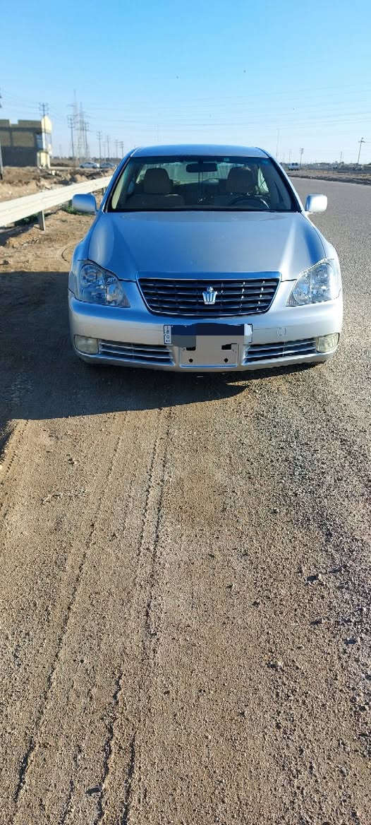 السلام عليكم شاهينه ادوات 
بيها ارقام وسنويه 
مكفوله كصة قماره فقط 
شاصي 80 تدفئه تبريد ثلج
كير S ست نمر
تخم تاير جديد حداديه جديده
السعر 50 وبيها مجال بسيط
مكاني ميسان رقم ***********واتساب موجود
