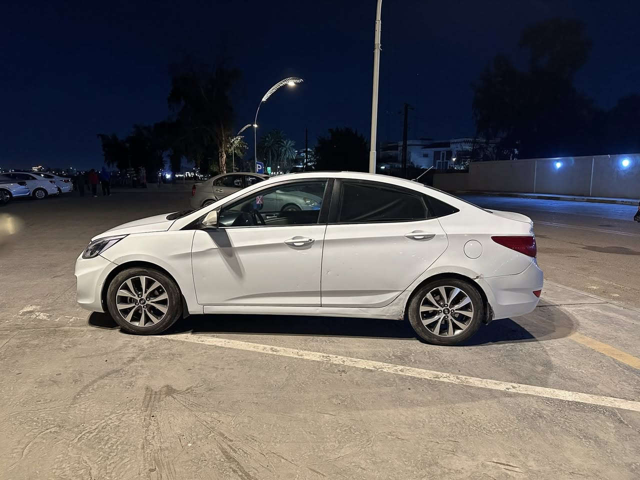 السلام عليكم  اكسنت خليجيه  للبيع موديل 2016 السياره فول مواصفات مع فتحه محرك 1600 السياره حادثه بجم وبنيد مبدلات مال تفصيخ. علماً  ان الحادث ما واصل للدواخل  سعرها 95 
 للتواصل الرقم فقط واتساب ***********
