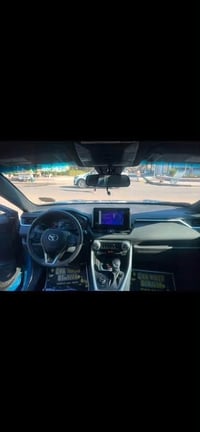 � للبيع | Toyota RAV4 Hybrid SE 2023 🚘  🔹 اللون: أزرق مميز 🫐  🔹 فئة SE...