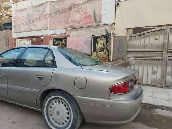 السلام عليكم للبيع بيوك موديل 2000 رقم ديالى السيارة بلادية وجديدة بس الكير اياخر مكان السيارة بغداد الشعب السعر 35ورقة وبيها مجال رقم التلفون  ***********
