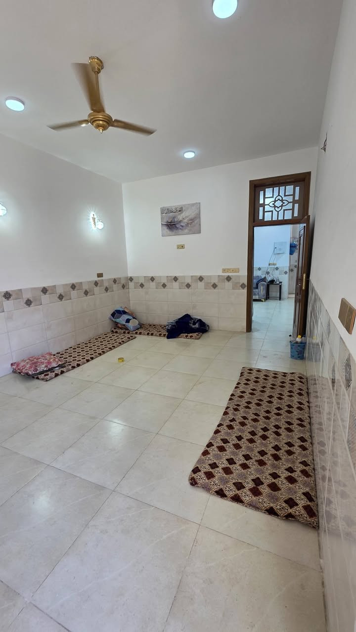 دار للبيـــــــــــــع....
حي الرحمن مقابل الدواجن زويــــــــر الغربي... 
ـــــــــــــــــــــــــــــــ
طابــــــــو زراعي سنـــــــــد / 25.... 
بمســـــــــاحه / 200م طابقيــــــــن والبناء جــــــــديد... 
ـــــــــــــــــــــــــــــــــــــــــ
أربعة غرف نـــــــــــوم 
صالــــــه هـــــــولمطبـــــــــــخ حار بارد
 صحيات خارجية وداخليه كــــــــــراج ومـــــــــــــناور.... 
ــــــــــــــــــــــــــــــــــــــــــــــــــــــ
عقارات رامســــــــــر 
***********
***********
