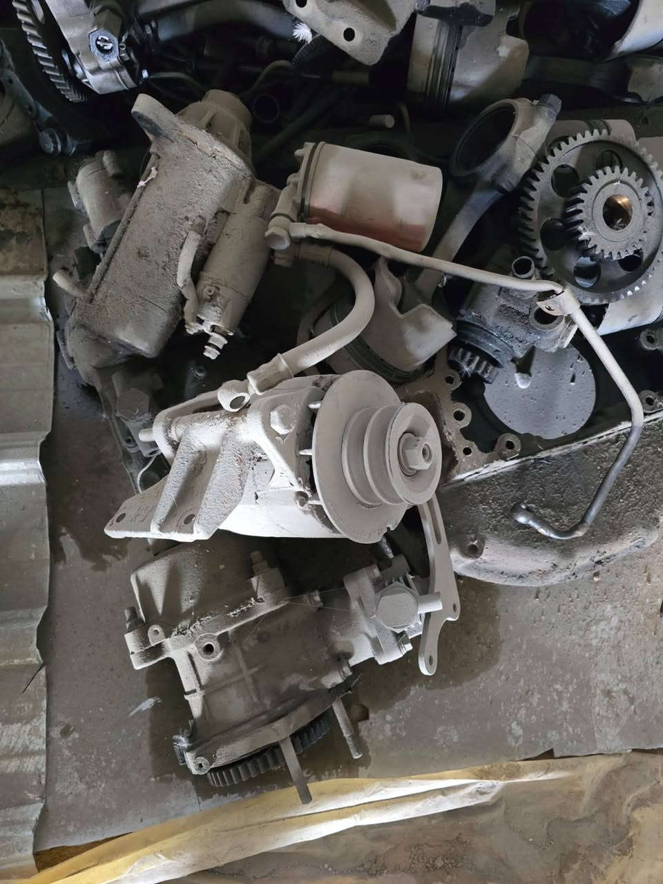 السلام عليكم .
مكينه فوسو 14 للبيع مكصوصه ٣٠ تصفه ٤٠  بم مجفت جديد كور بحاله جيده تاروسه تفصيخ جديد  سلف داينمو بحاله ممتازه مكينه مفصخه  شوفت عينك .
السعر 10 ورقات وقابل للتفاوض .
للأستفسار الاتصال على الهاتف ***********
